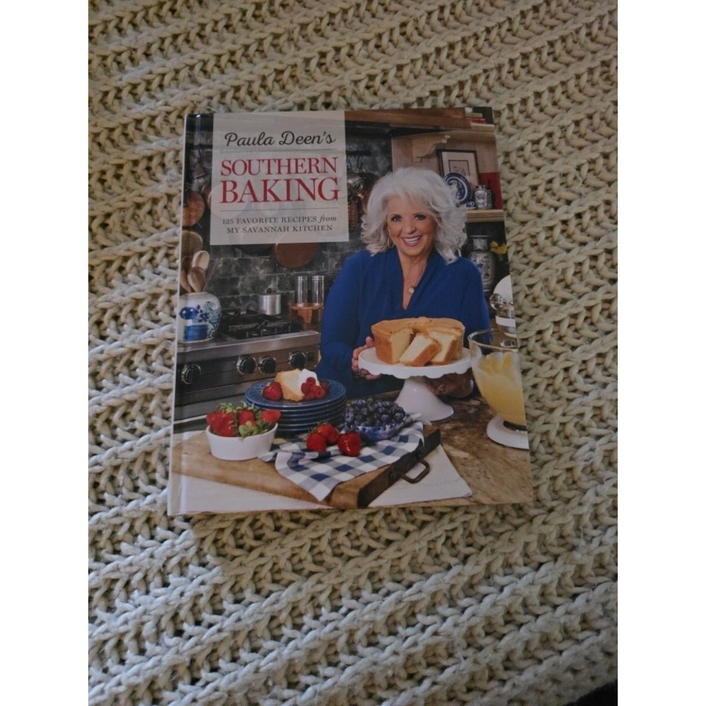 Signed Paula Deen's Southern Baking :125 Favorite Recipes  (2019, HC)